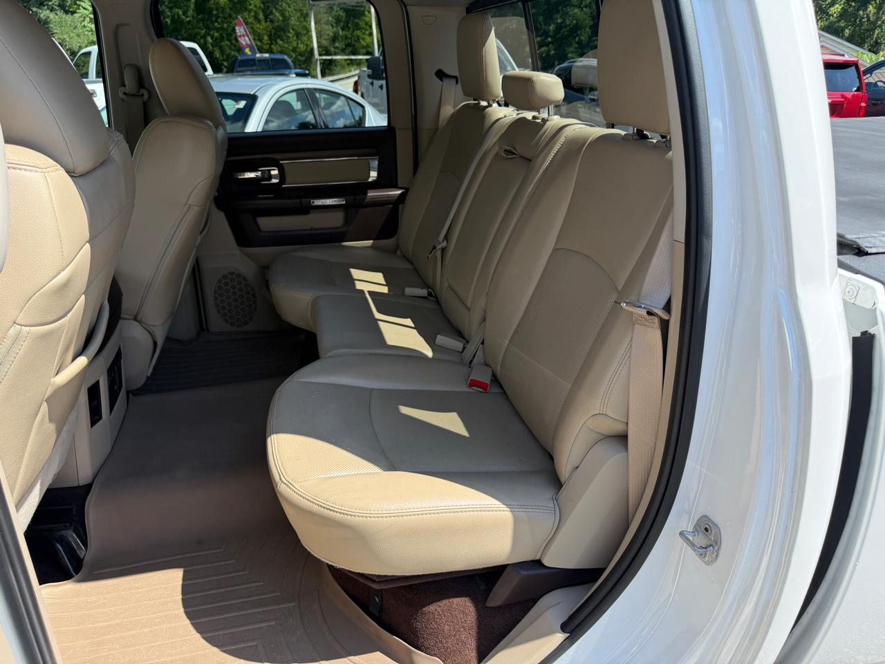 RAM 1500 Laramie Crew Cab SWB 4WD 2015