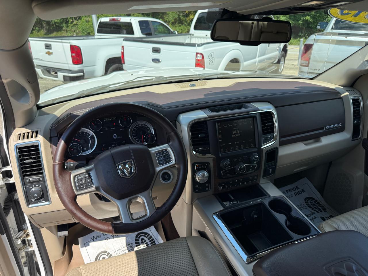 RAM 1500 Laramie Crew Cab SWB 4WD 2015