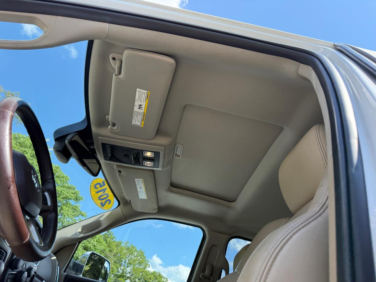 RAM 1500 Laramie Crew Cab SWB 4WD 2015