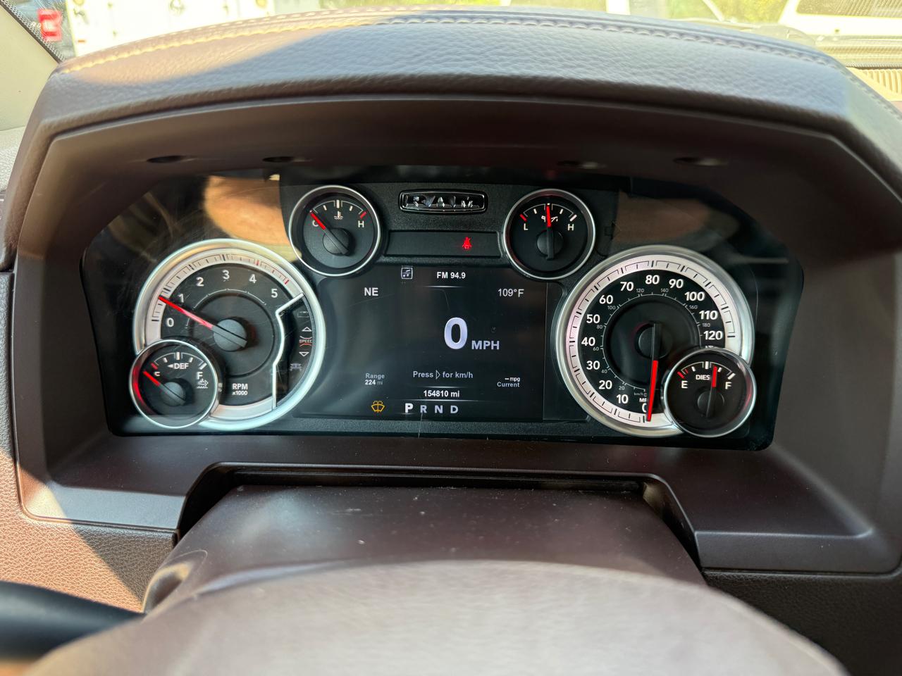 RAM 1500 Laramie Crew Cab SWB 4WD 2015