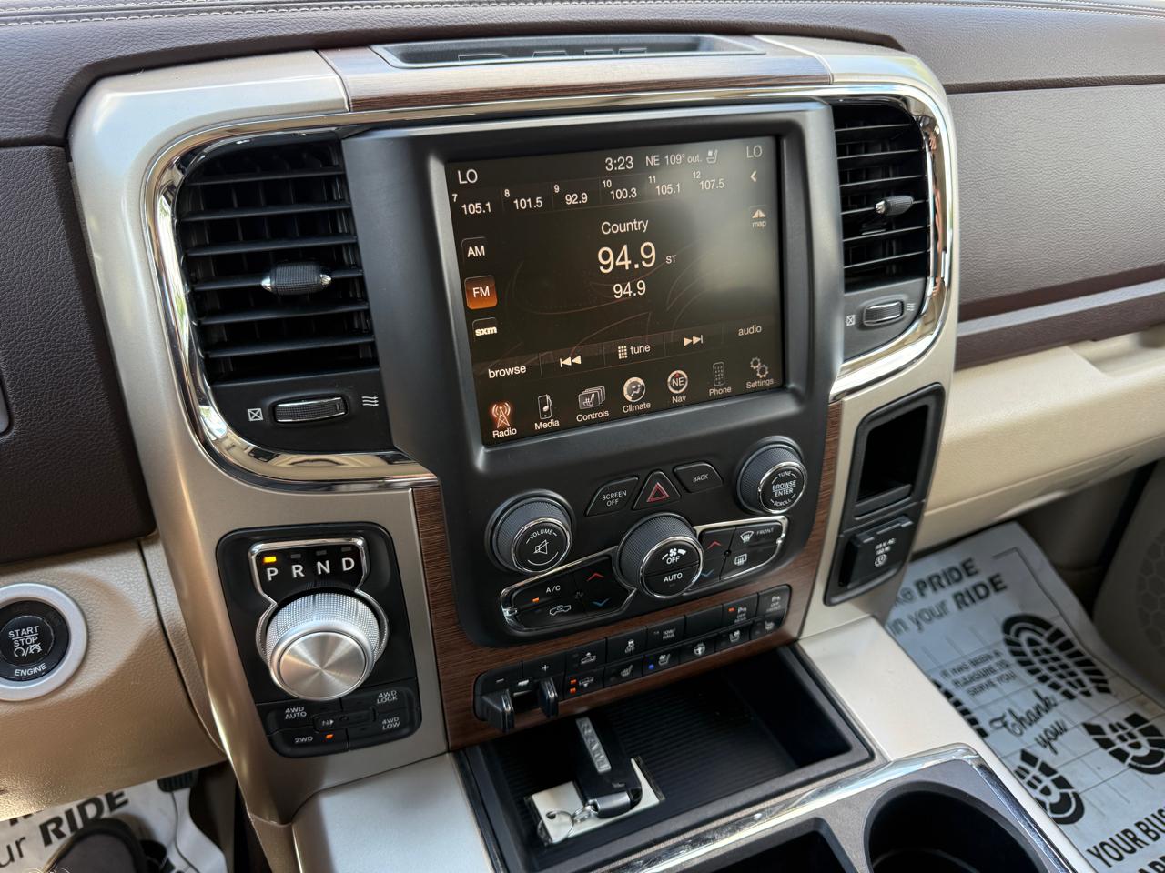 RAM 1500 Laramie Crew Cab SWB 4WD 2015