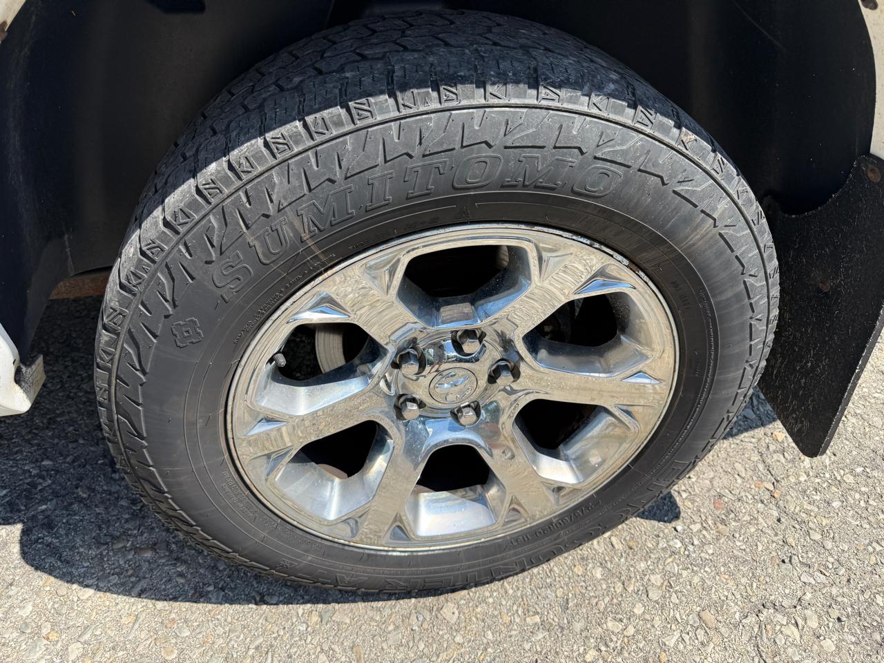 RAM 1500 Laramie Crew Cab SWB 4WD 2015