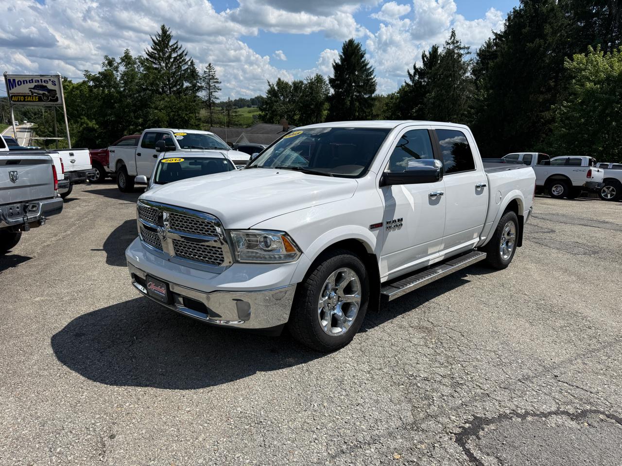 RAM 1500 Laramie Crew Cab SWB 4WD 2015