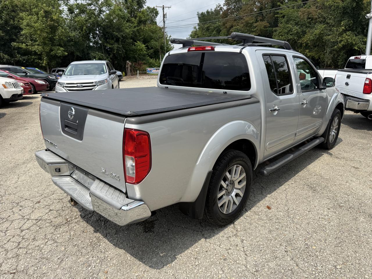 Nissan Frontier SL Crew Cab 4WD 2011