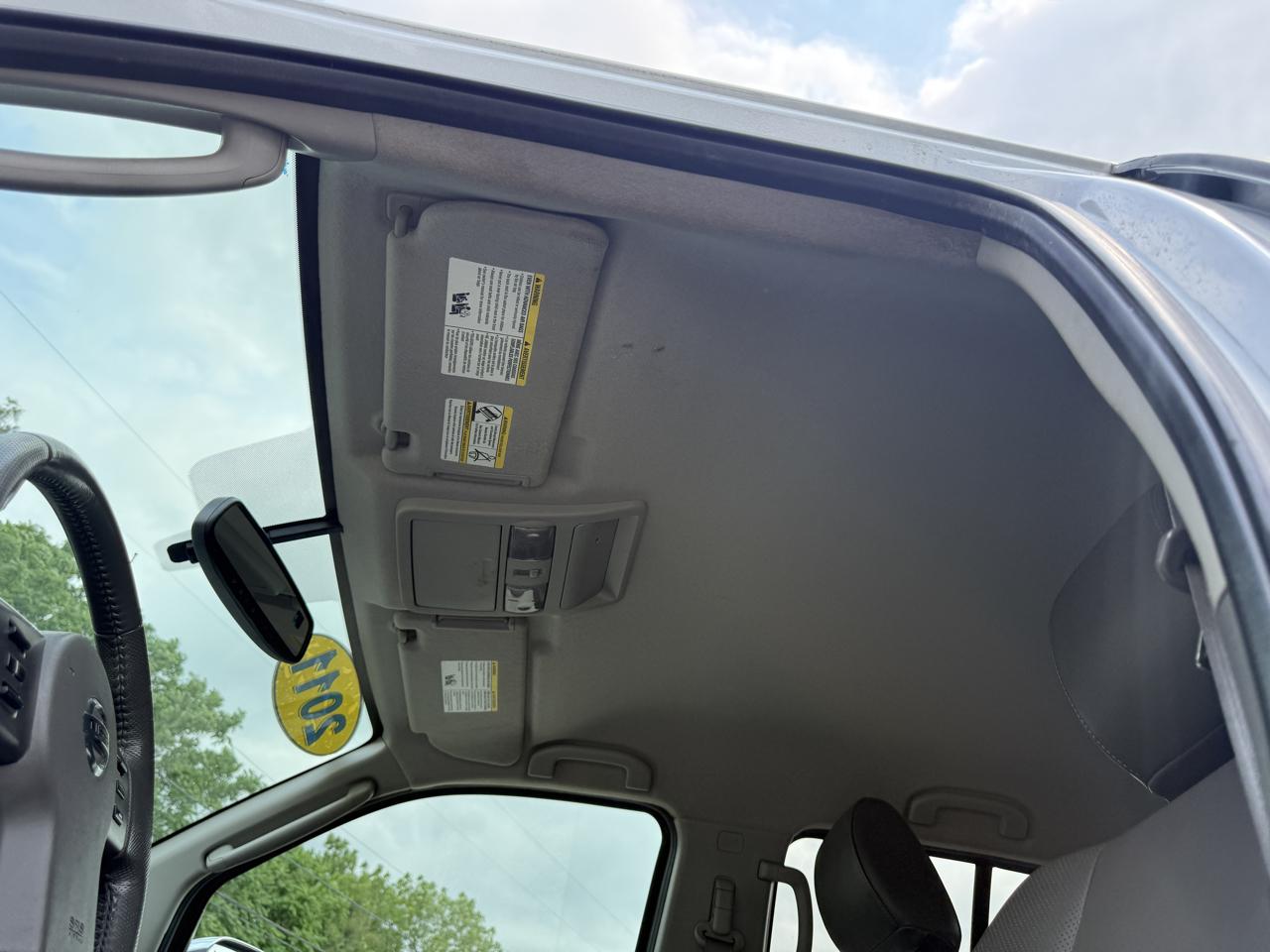 Nissan Frontier SL Crew Cab 4WD 2011