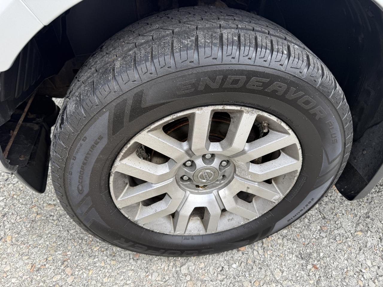 Nissan Frontier SL Crew Cab 4WD 2011