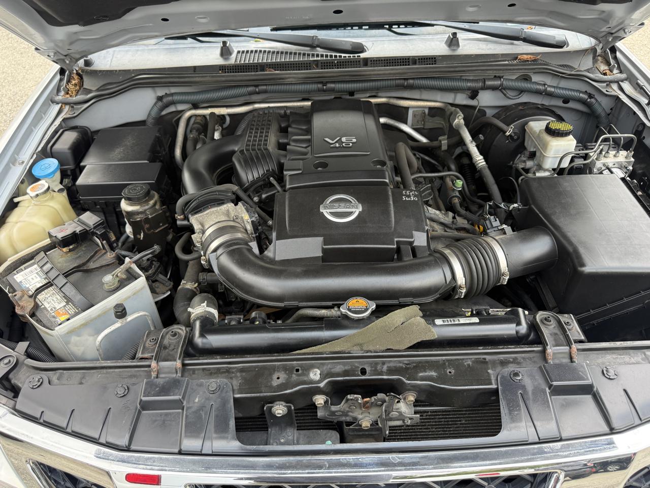 Nissan Frontier SL Crew Cab 4WD 2011