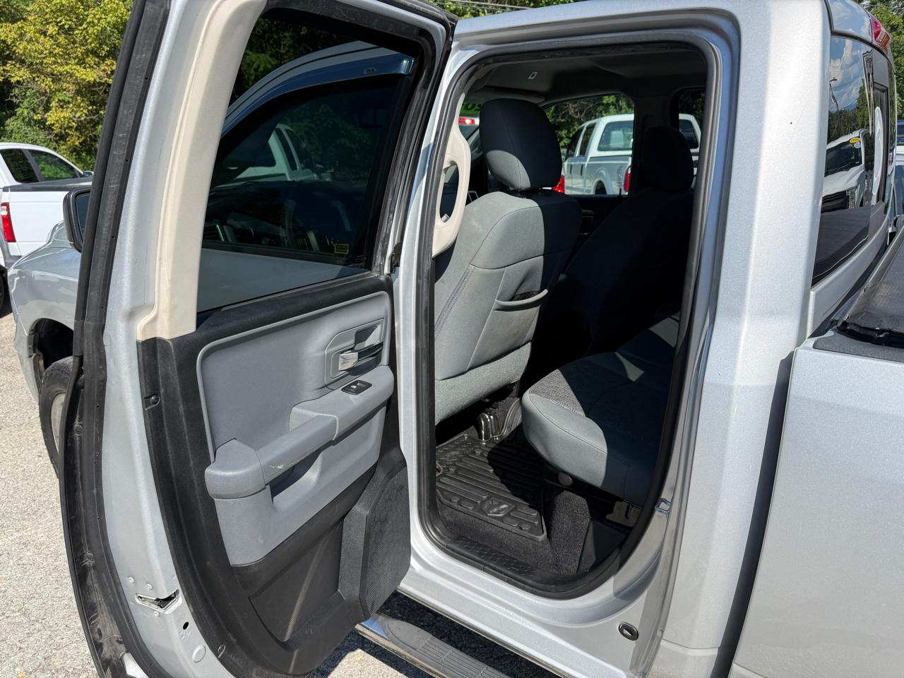 RAM 1500 SLT Quad Cab 4WD 2018