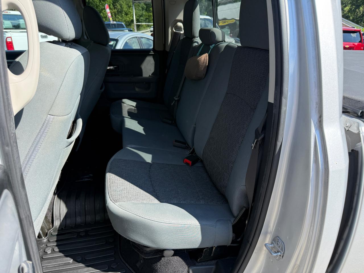 RAM 1500 SLT Quad Cab 4WD 2018
