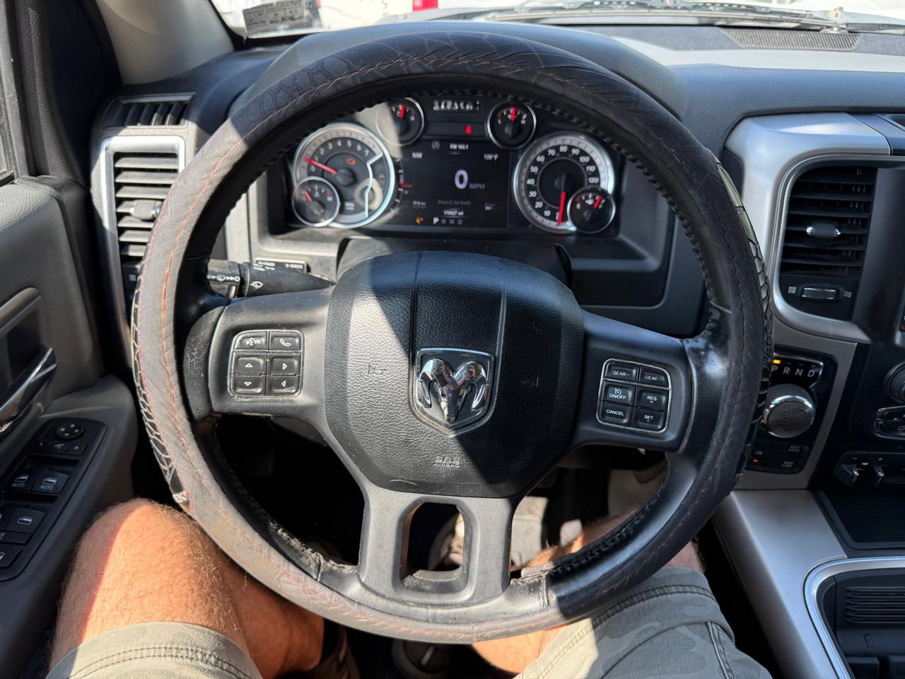 RAM 1500 SLT Quad Cab 4WD 2018