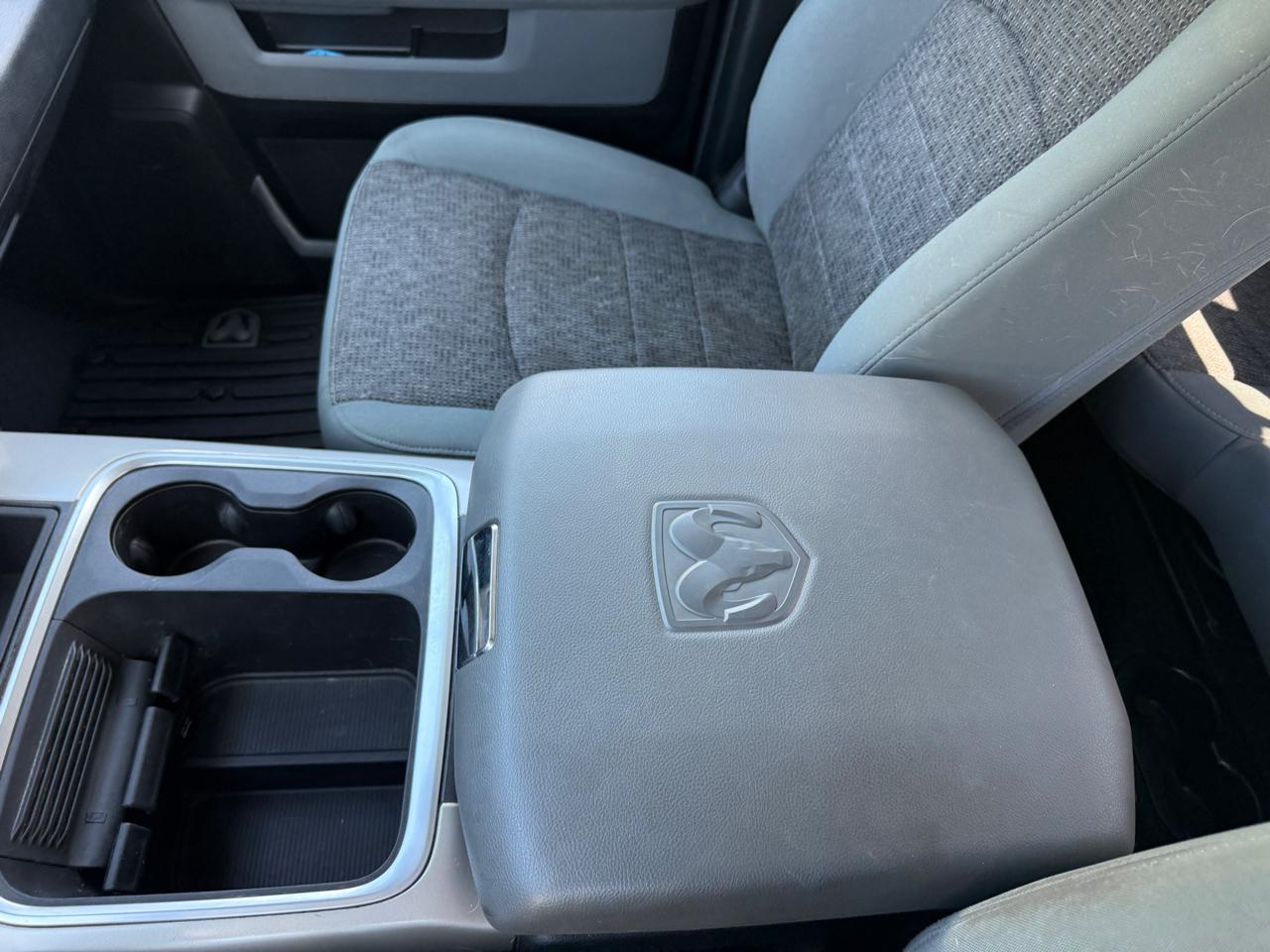 RAM 1500 SLT Quad Cab 4WD 2018