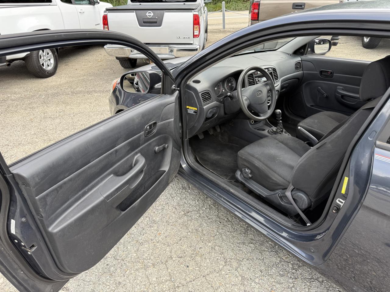 Hyundai Accent GS 3-Door 2011