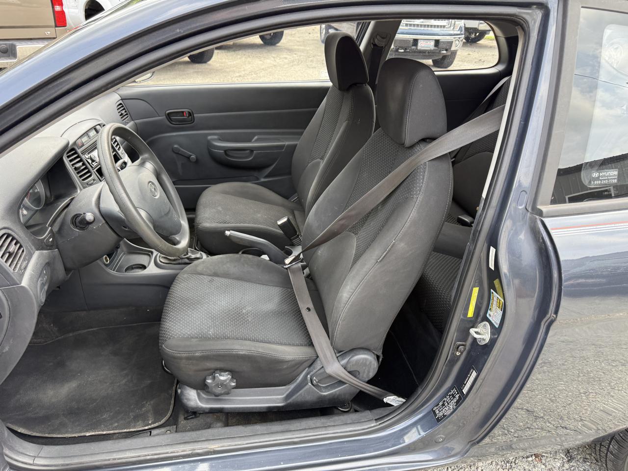 Hyundai Accent GS 3-Door 2011