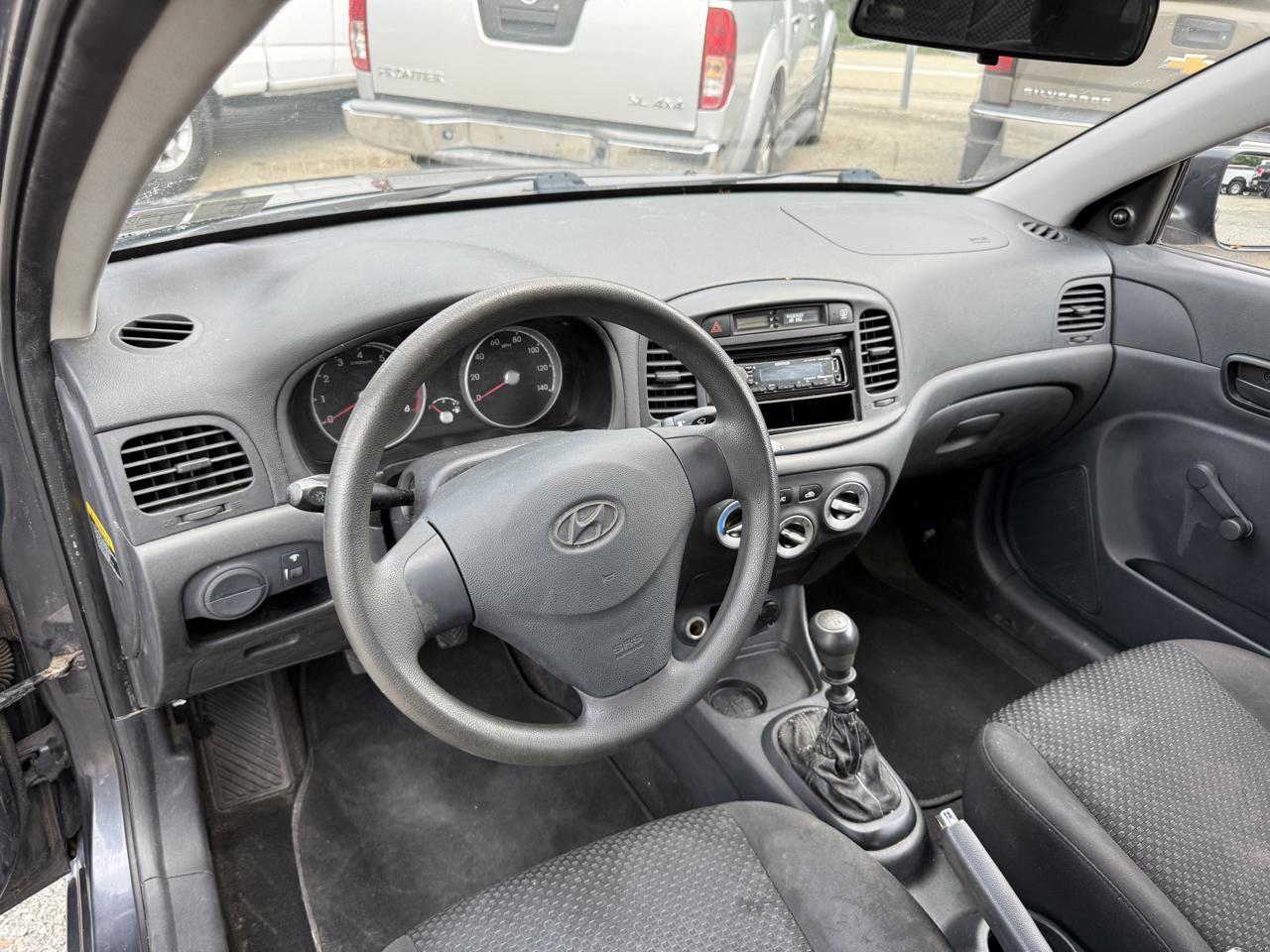 Hyundai Accent GS 3-Door 2011