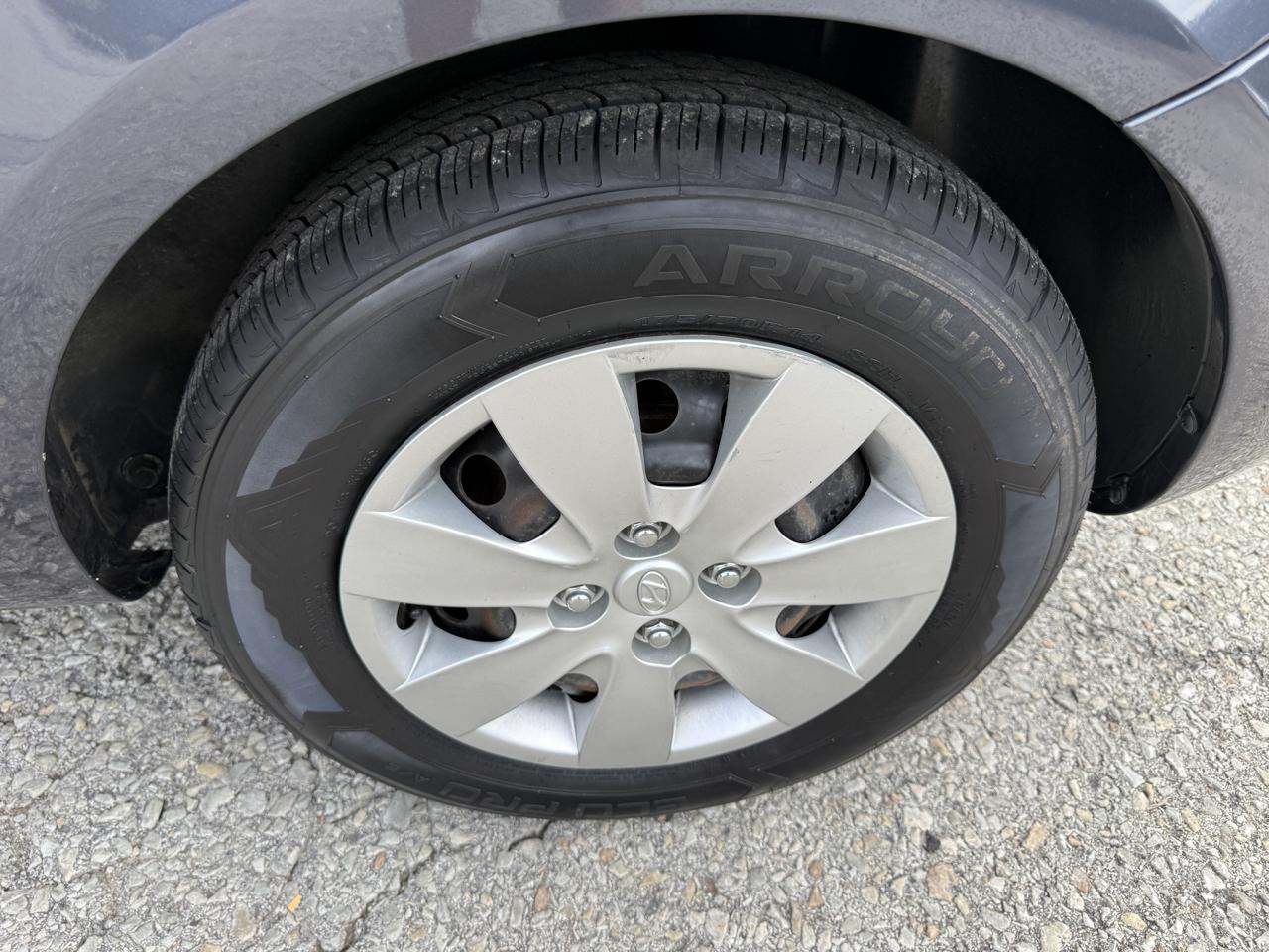 Hyundai Accent GS 3-Door 2011