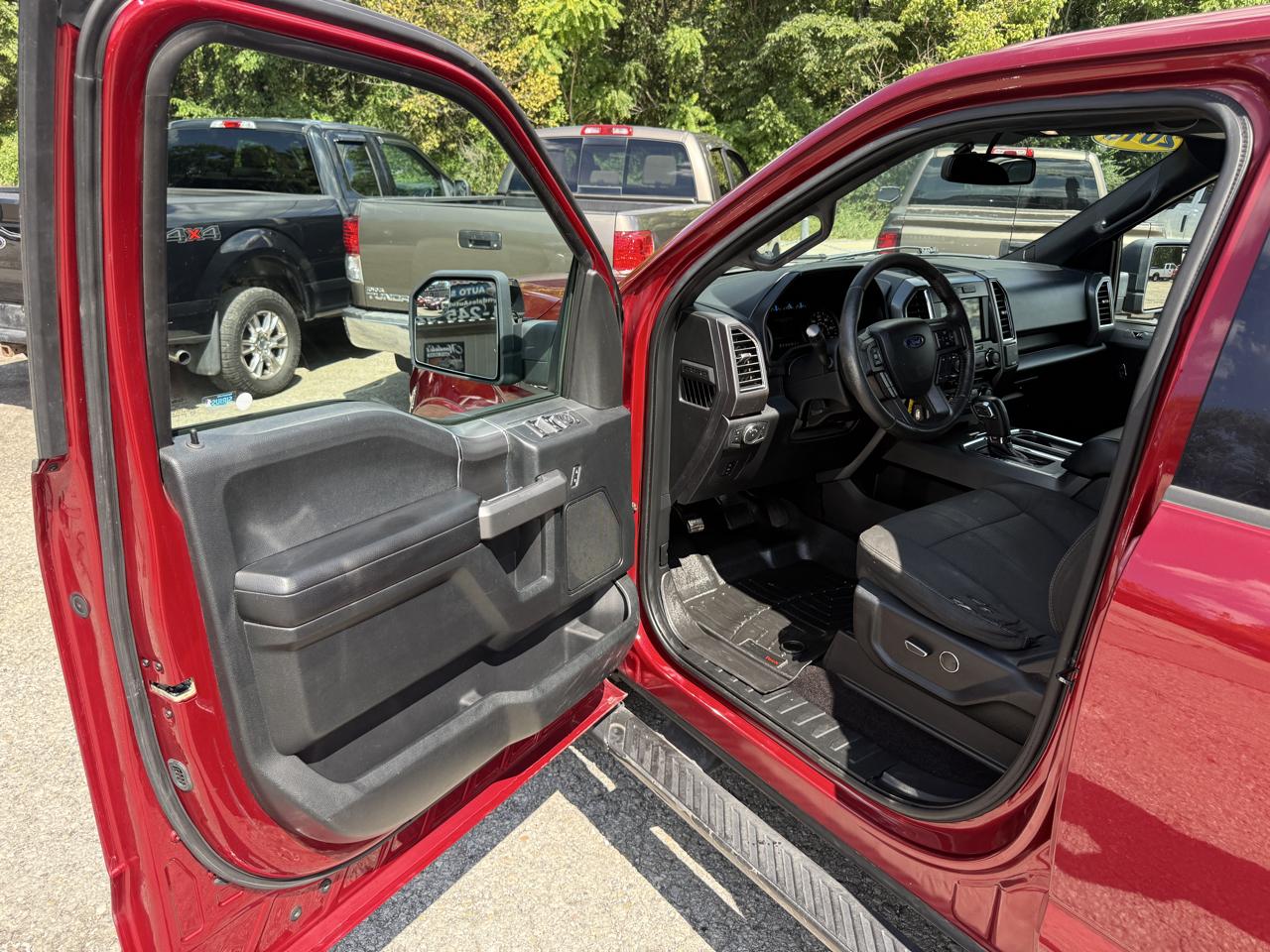 Ford F-150 XLT SuperCrew Short Bed 4WD 2016