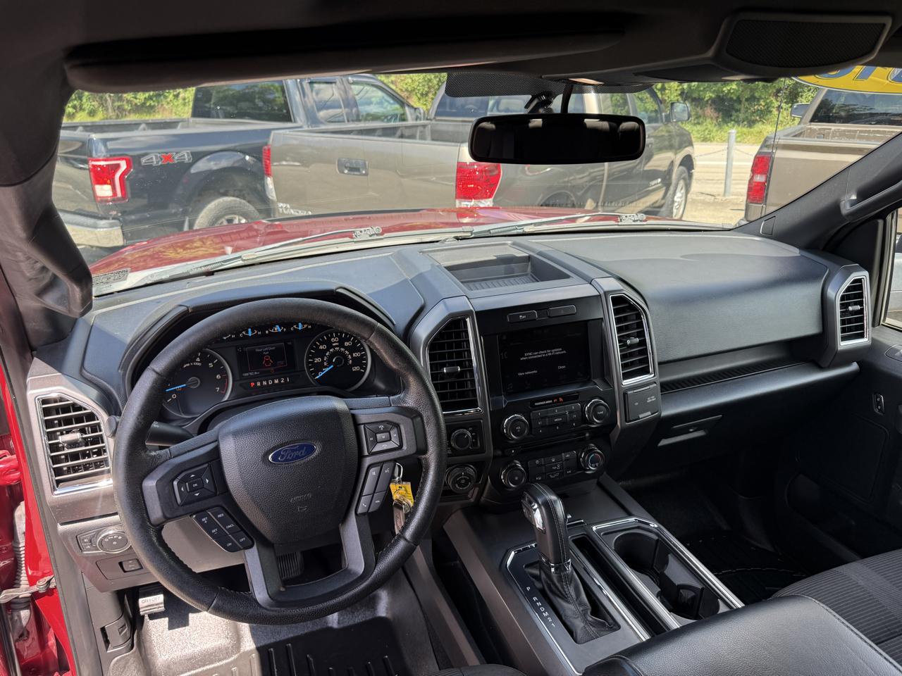 Ford F-150 XLT SuperCrew Short Bed 4WD 2016