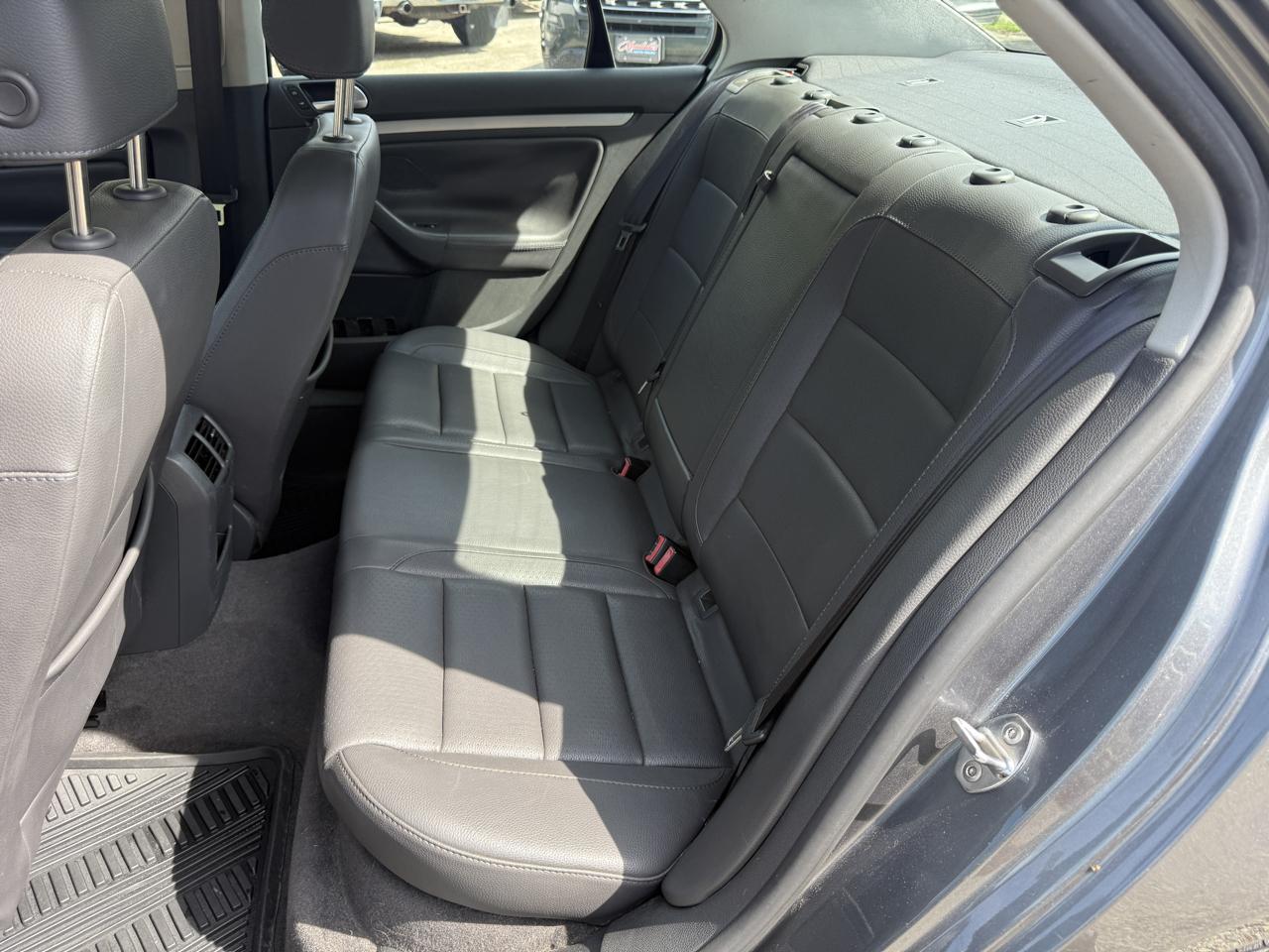 Volkswagen Jetta 2.5L PZEV 2006