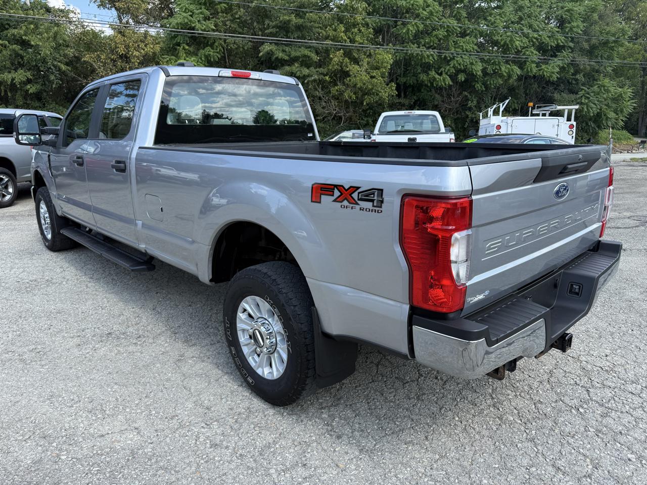 Ford F-350 SD XL Crew Cab Long Bed 4WD 2022