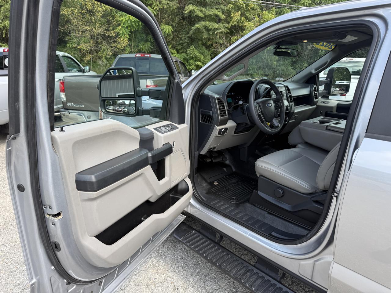 Ford F-350 SD XL Crew Cab Long Bed 4WD 2022