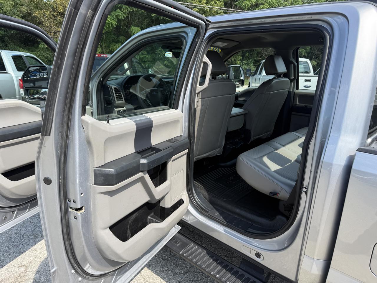 Ford F-350 SD XL Crew Cab Long Bed 4WD 2022