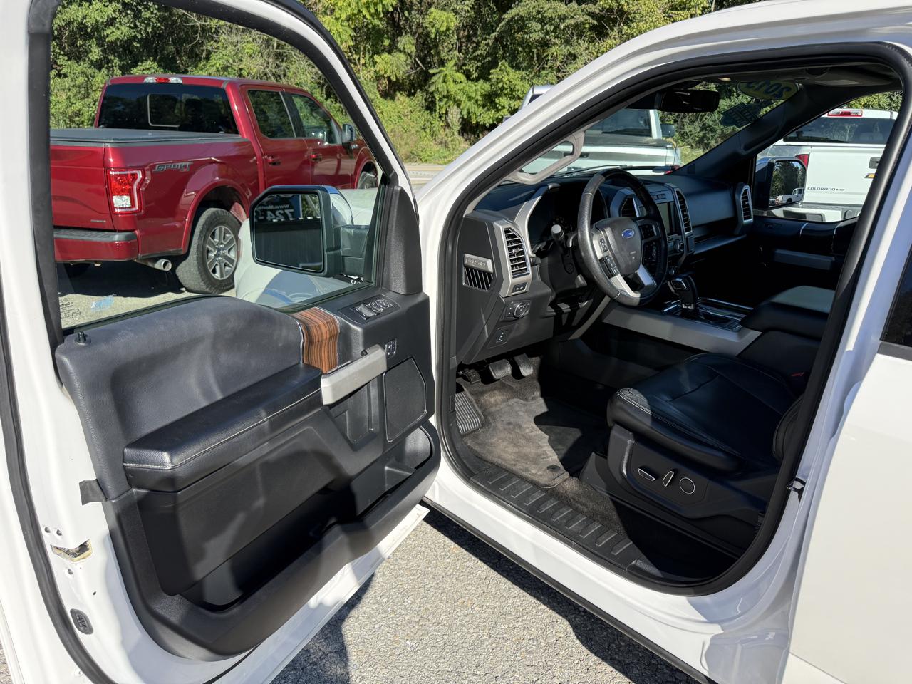 Ford F-150 Lariat SuperCrew 5.5-ft. Bed 4WD 2015