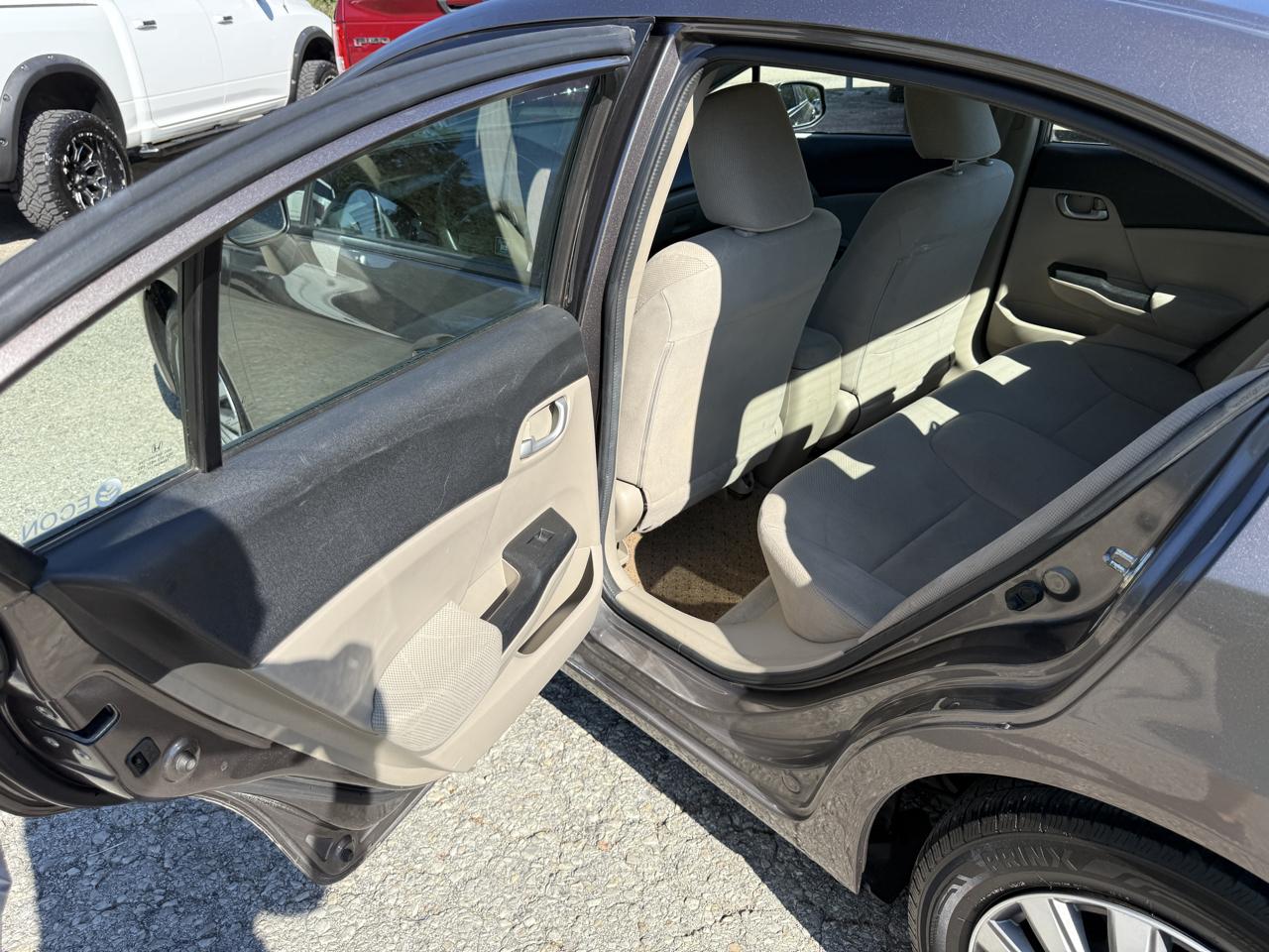 Honda Civic LX Sedan 5-Speed AT 2012