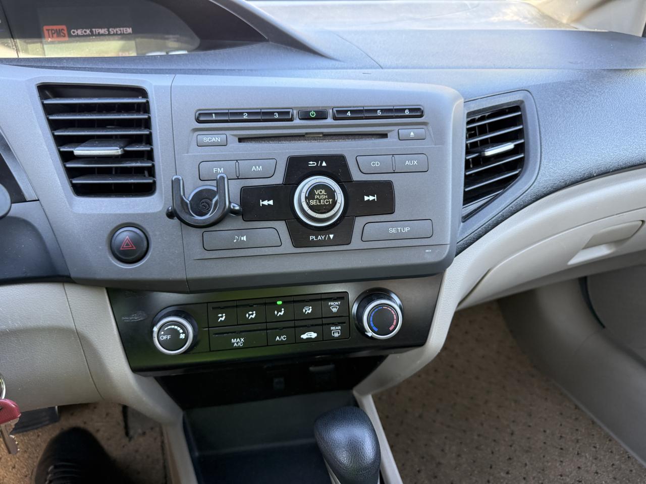 Honda Civic LX Sedan 5-Speed AT 2012