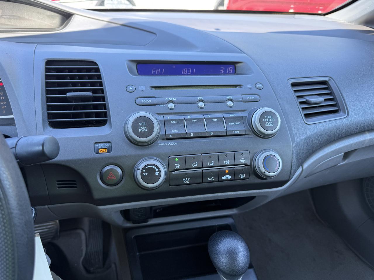 Honda Civic LX Sedan 5-Speed AT 2011