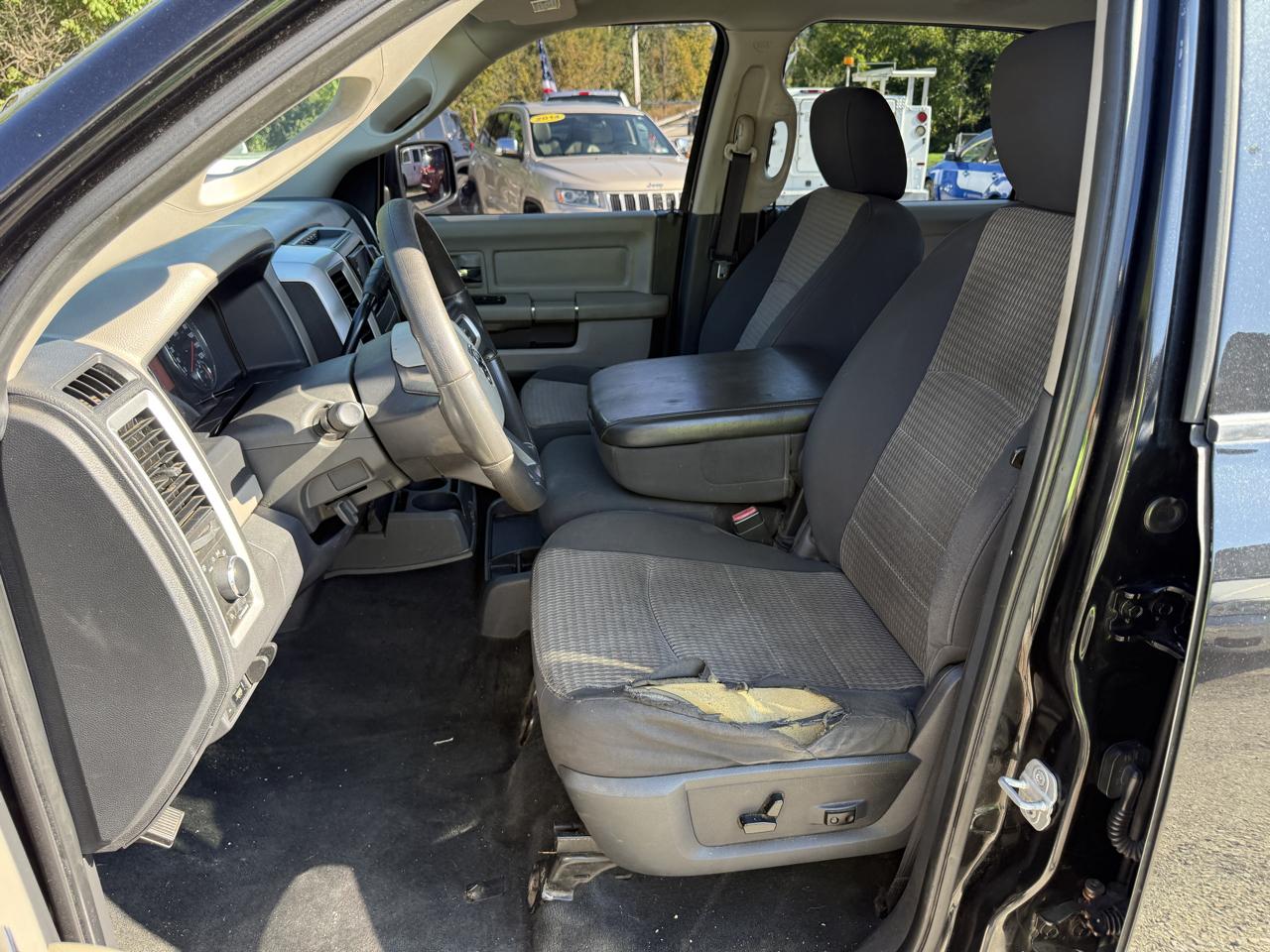 RAM 1500 SLT Crew Cab 4WD 2011