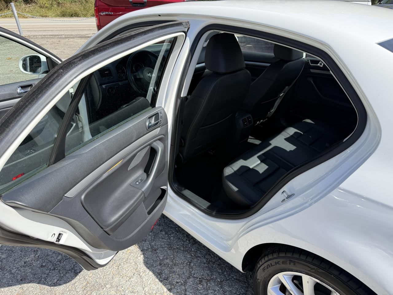Volkswagen Jetta SE PZEV 2010