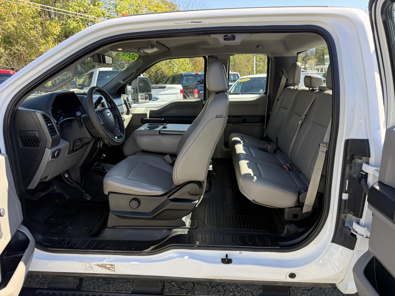 Ford F-350 SD XL SuperCab 4WD 2019