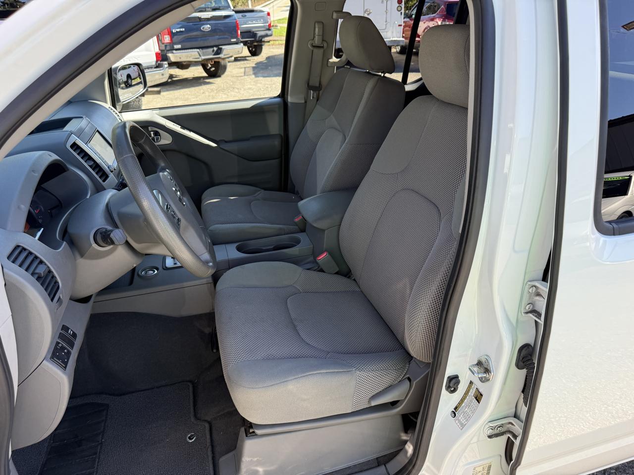 Nissan Frontier SV Crew Cab 4WD 2021