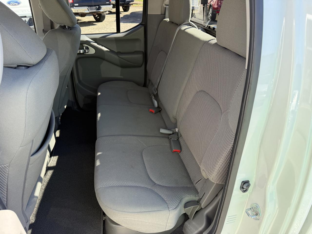 Nissan Frontier SV Crew Cab 4WD 2021
