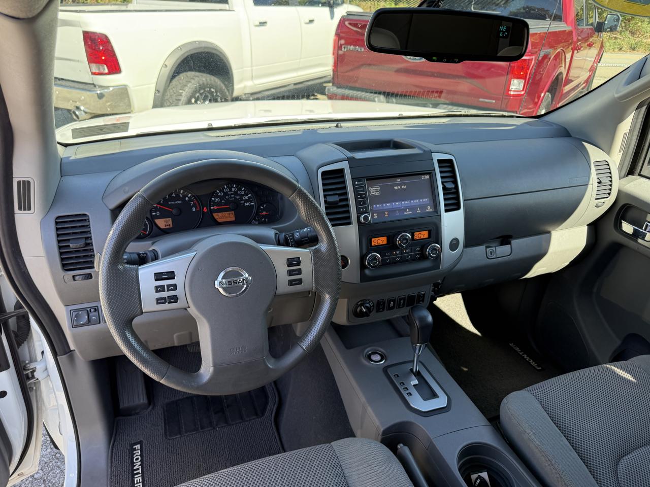 Nissan Frontier SV Crew Cab 4WD 2021