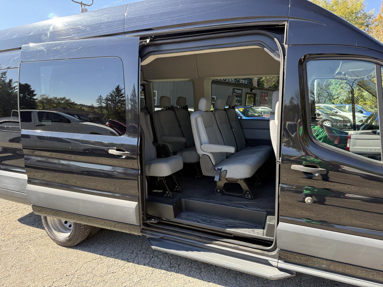 Ford Transit 350 Wagon HD High Roof XL Sliding Pass. 148 WB EL 2016