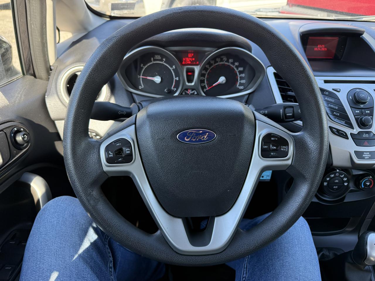 Ford Fiesta SE Sedan 2013
