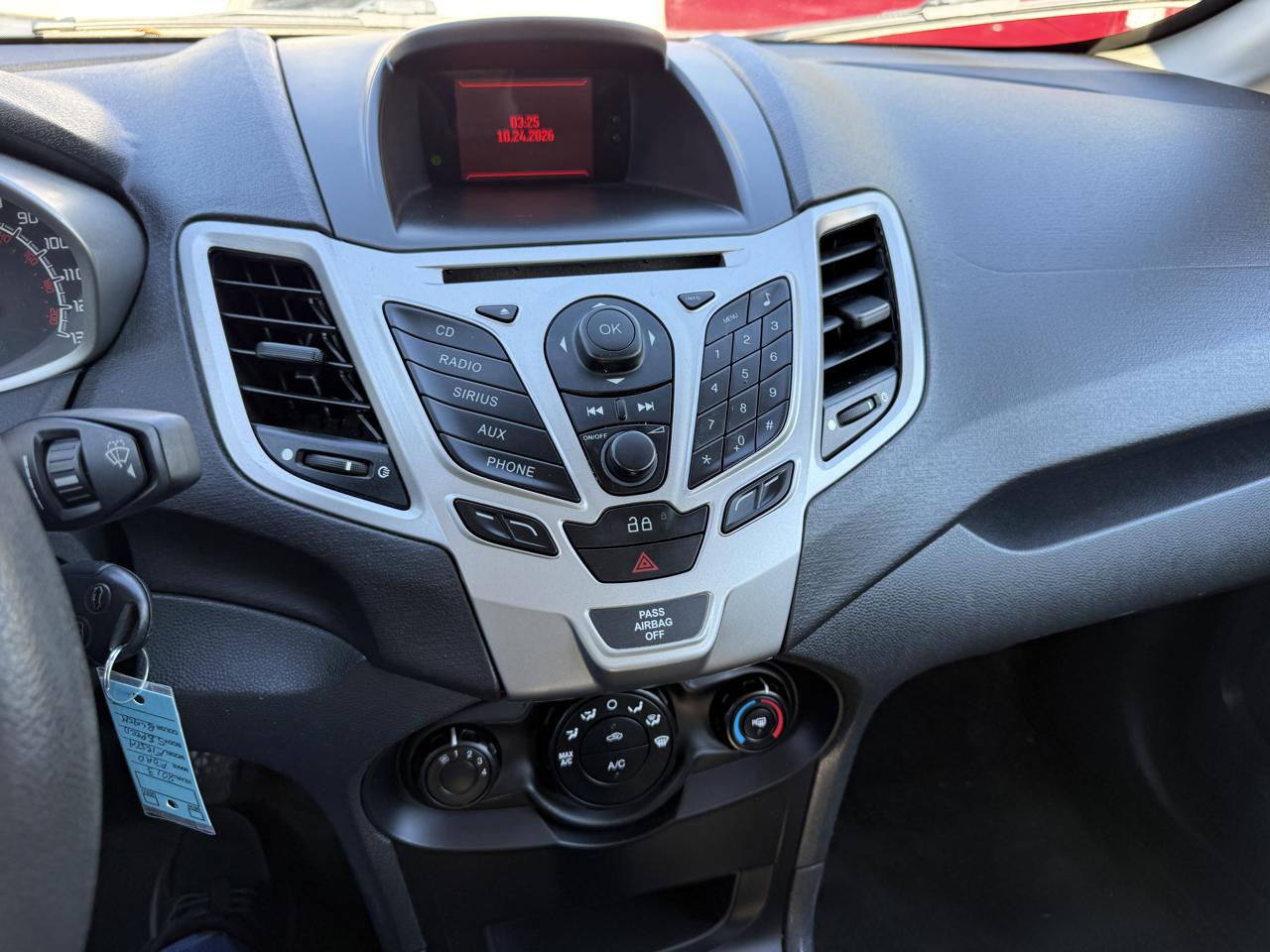Ford Fiesta SE Sedan 2013