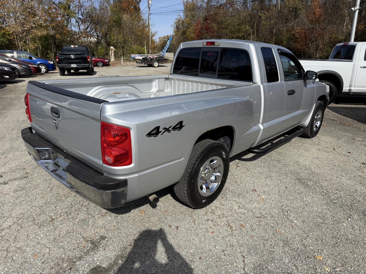 Dodge Dakota ST Club Cab 4WD 2005