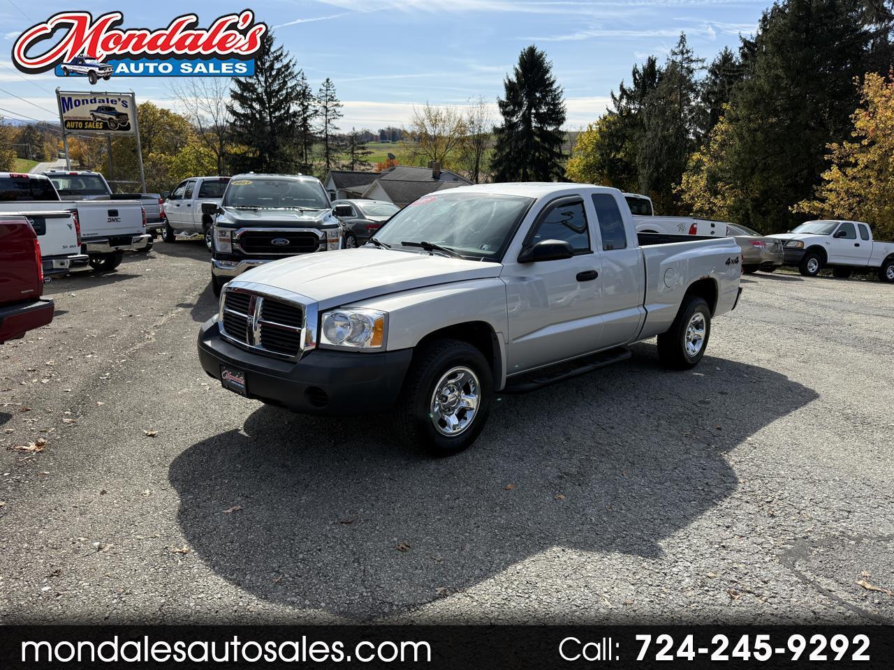 Dodge Dakota ST Club Cab 4WD 2005