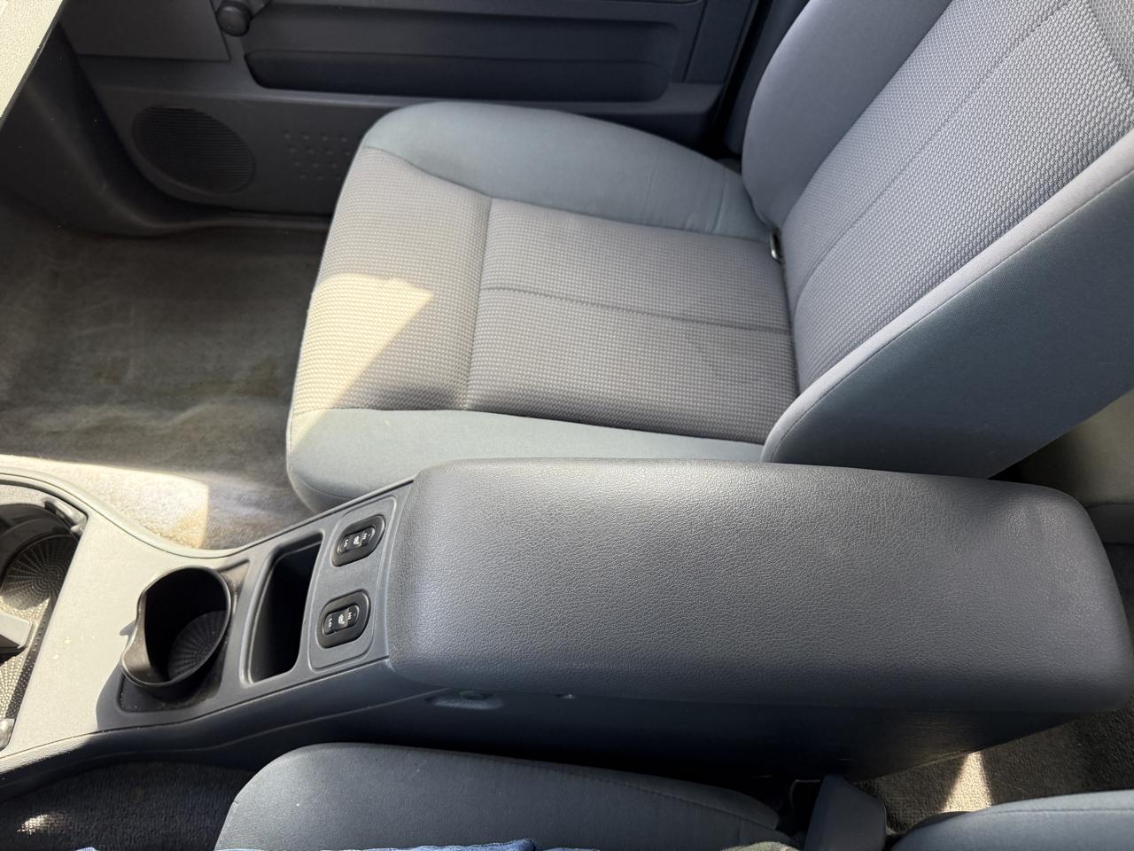 Dodge Dakota ST Club Cab 4WD 2005