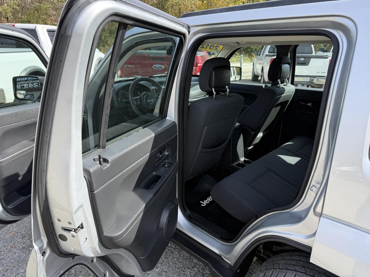 Jeep Liberty Sport 4WD 2012