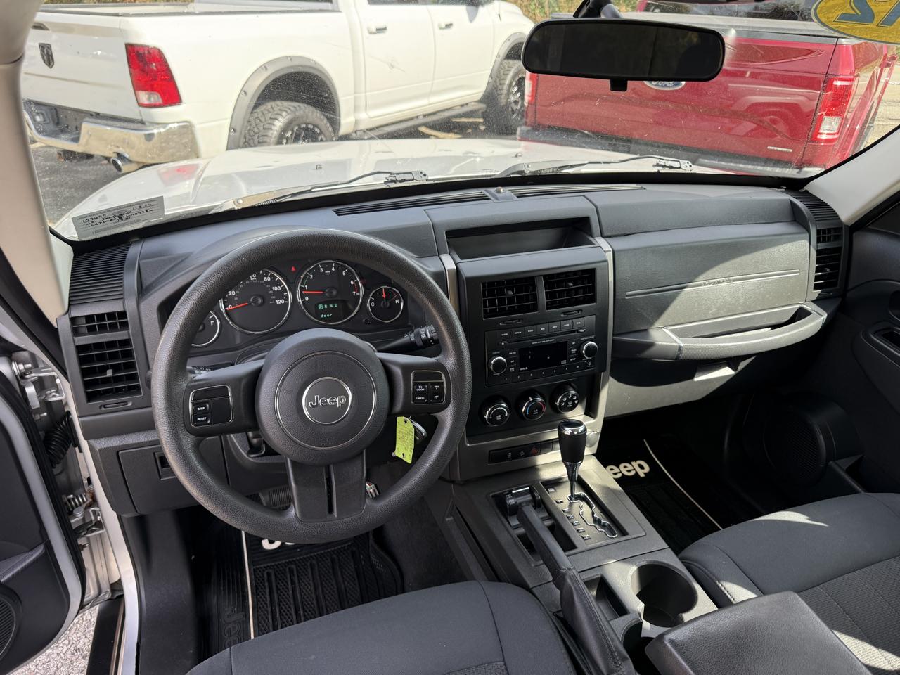 Jeep Liberty Sport 4WD 2012