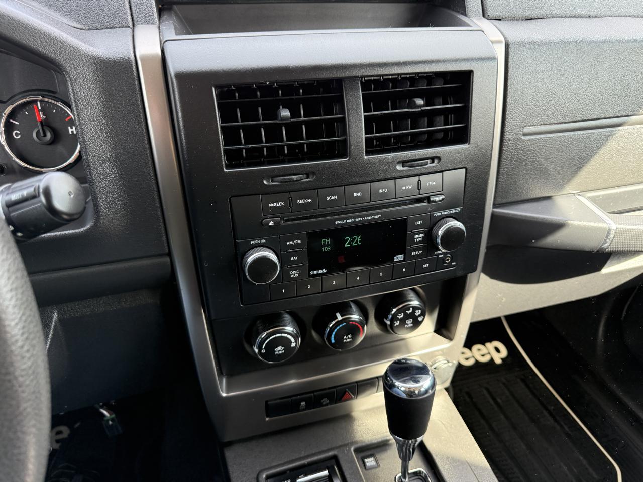 Jeep Liberty Sport 4WD 2012