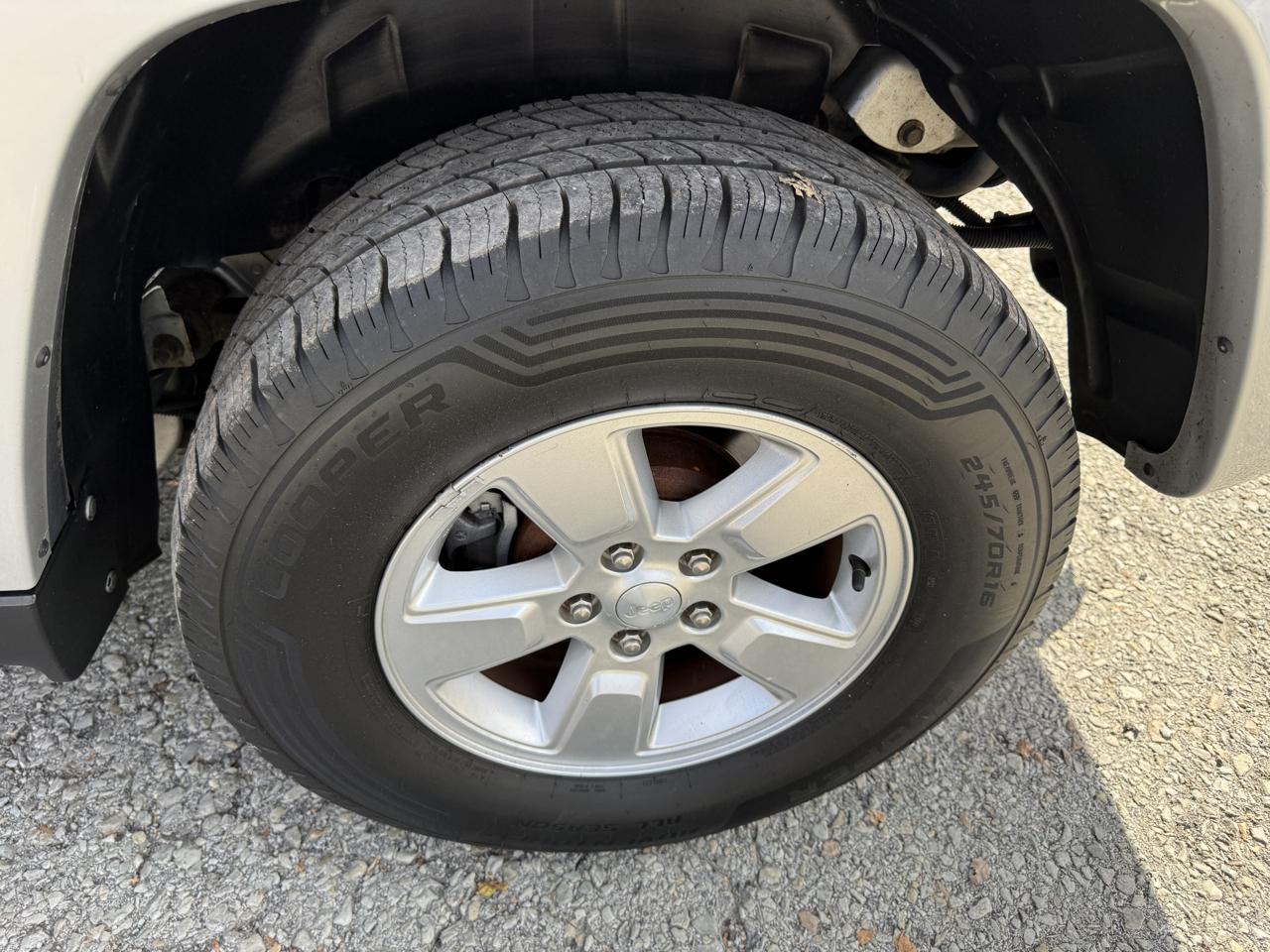 Jeep Liberty Sport 4WD 2012