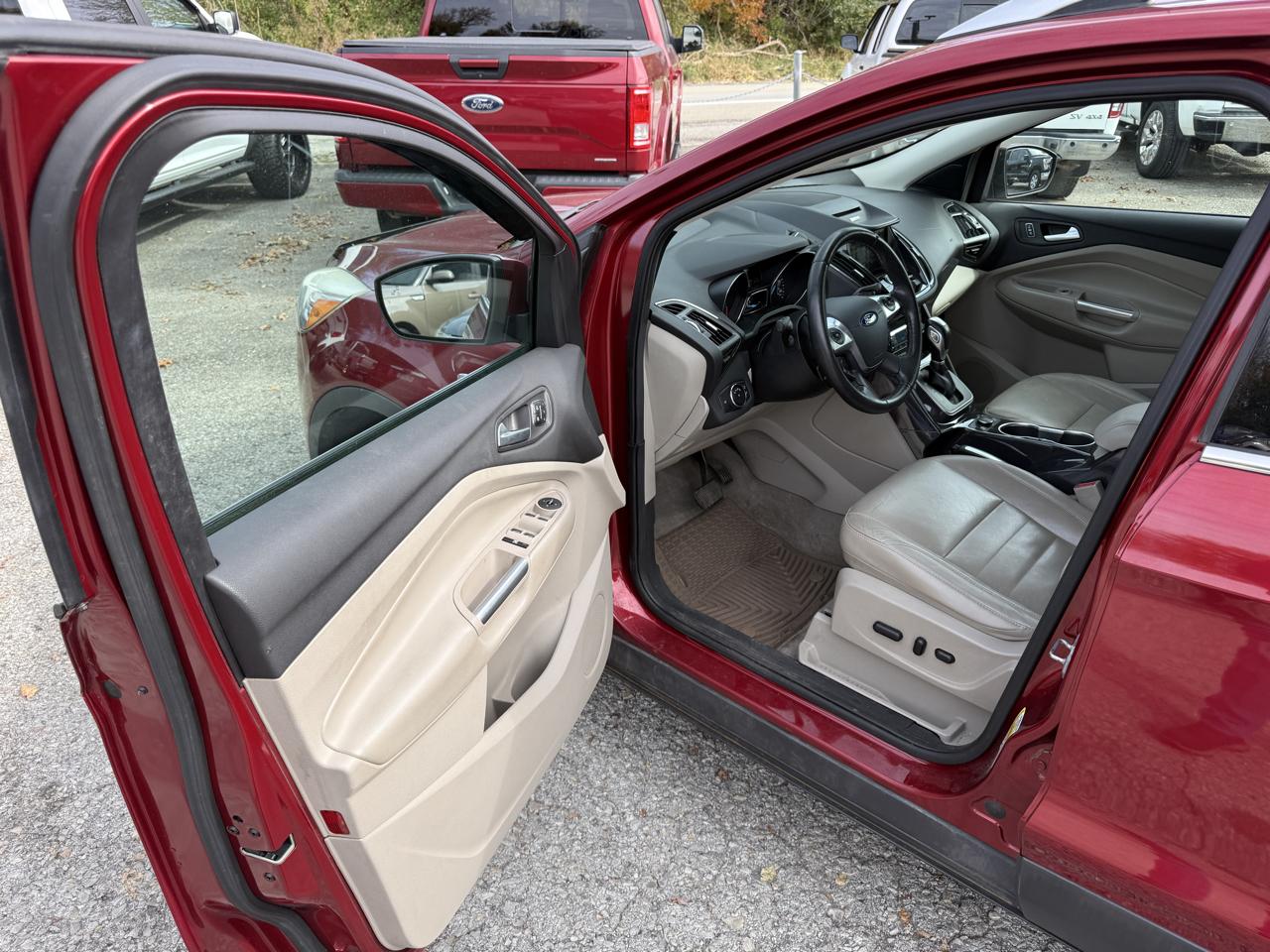 Ford Escape Titanium 4WD 2014