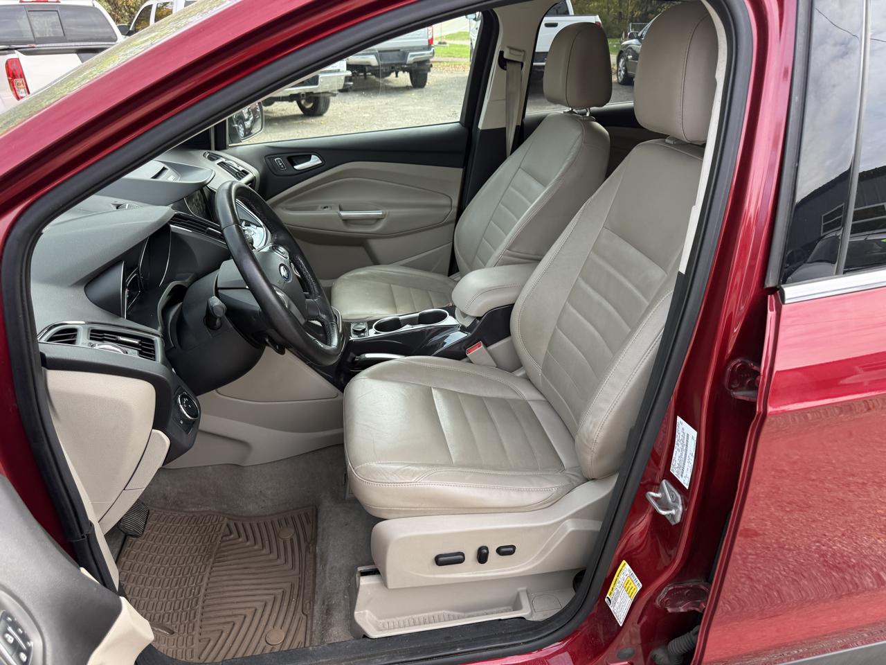 Ford Escape Titanium 4WD 2014