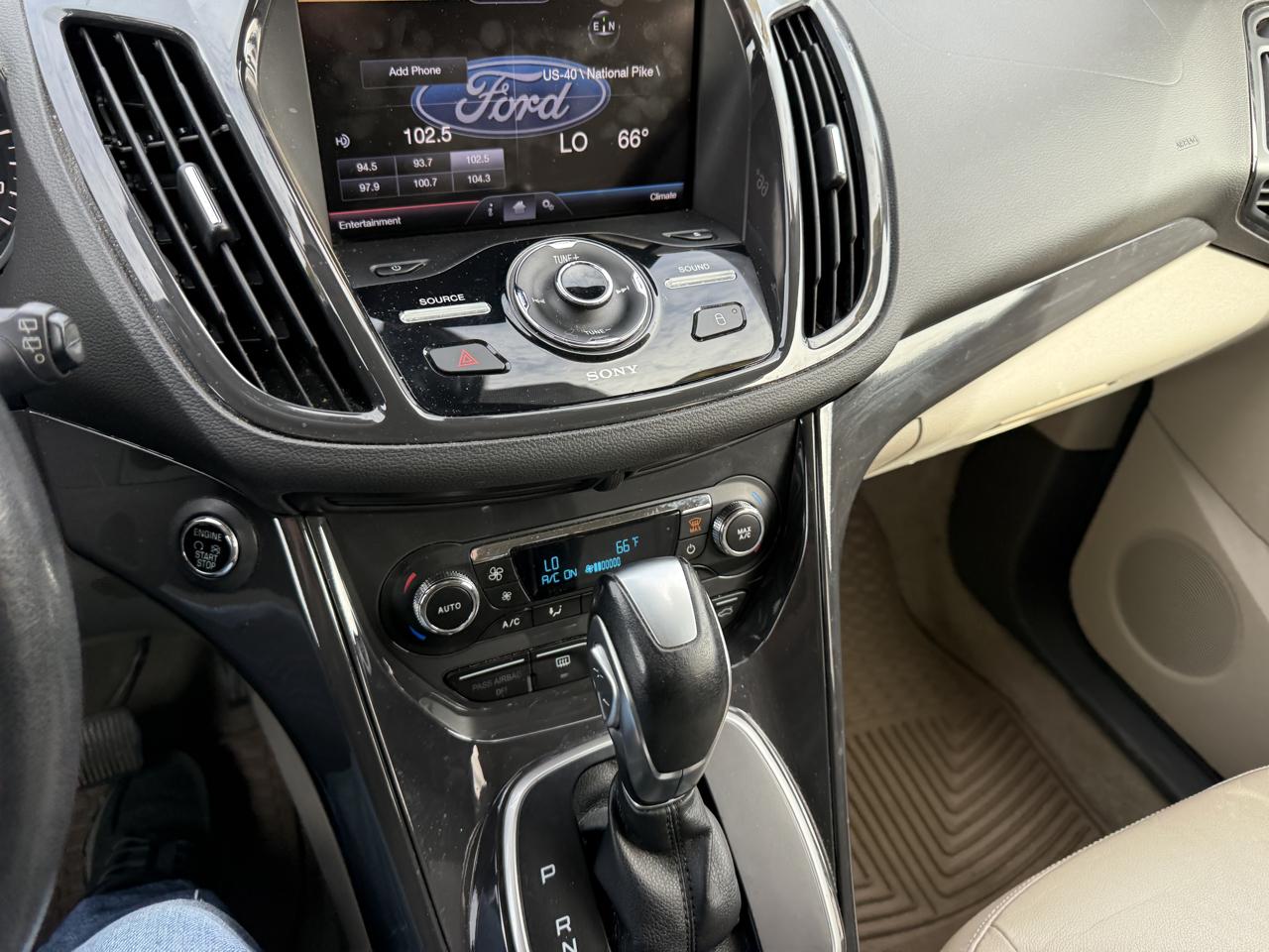 Ford Escape Titanium 4WD 2014