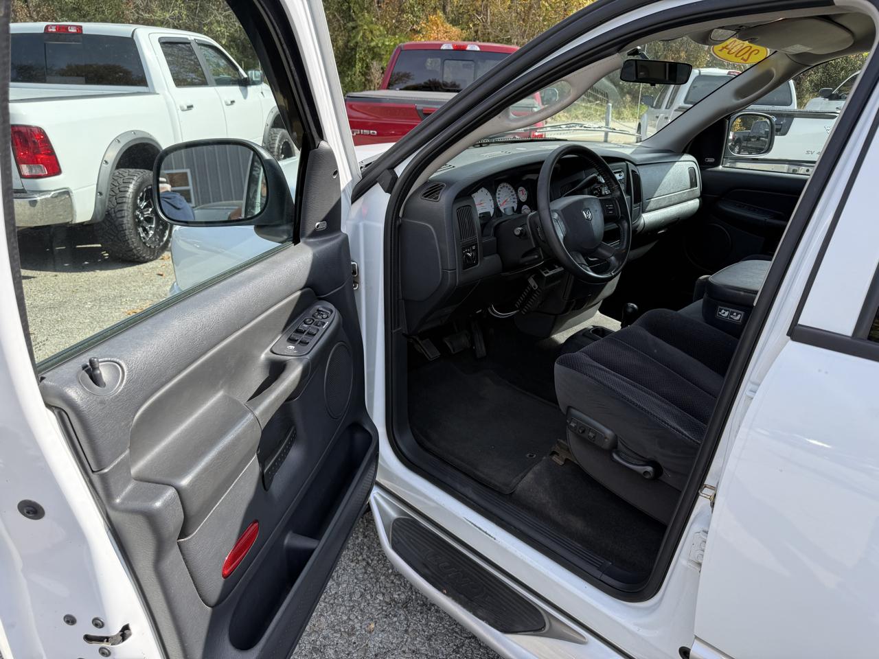 Dodge Ram 1500 SLT Quad Cab 4WD 2004