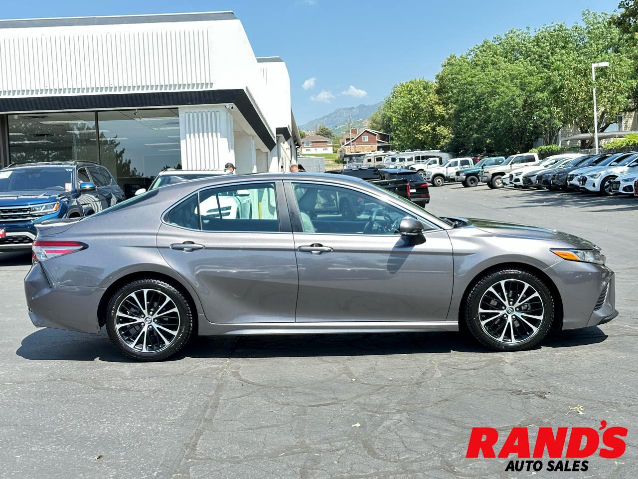 2018 Toyota Camry SE